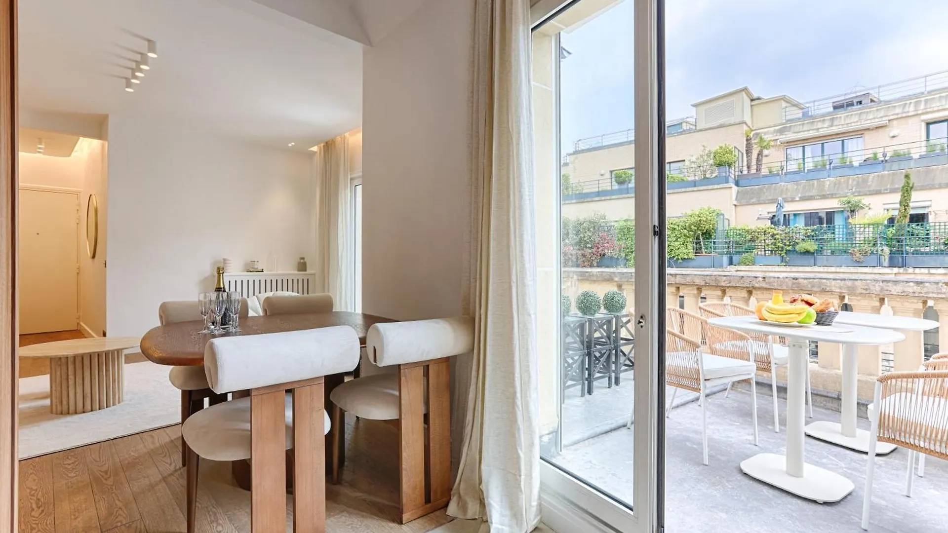 De Luxe Avec Terrasse Sur Les Champs Elysees Apartment